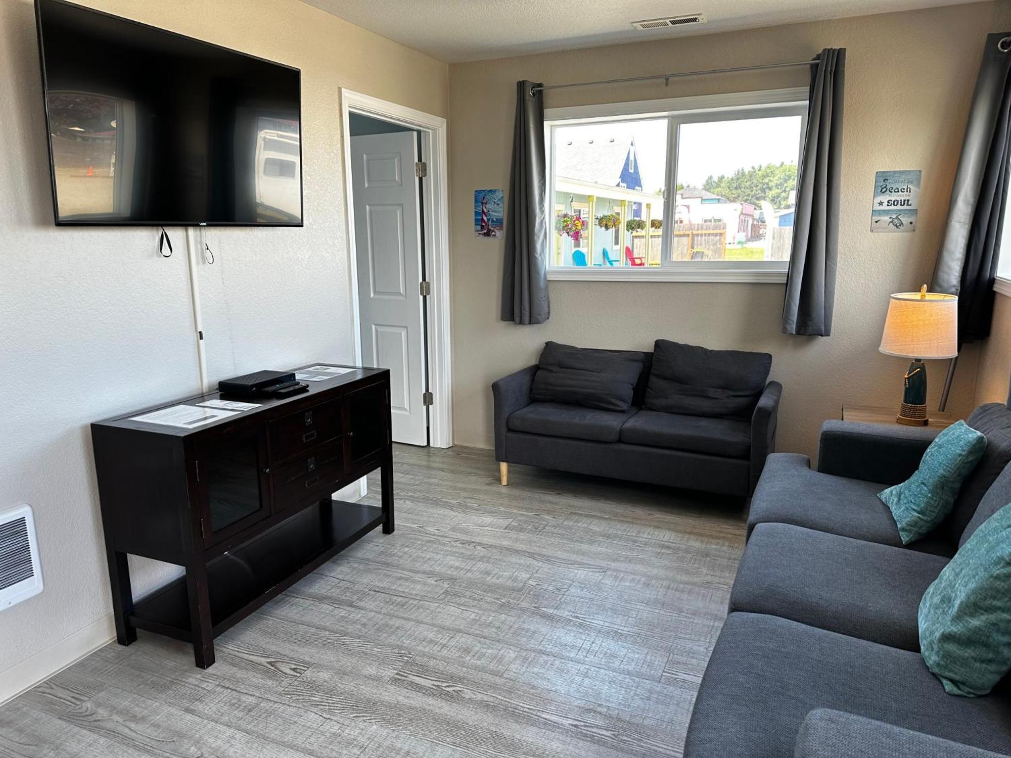 Coastal Inn And Suites Лонг-Бич Экстерьер фото